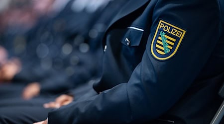 Das Innenministerium hat 15 neue Verdachtsfälle von Rechtsextremismus in den eigenen Reihen publik gemacht (Symbolbild) / Foto: Paul Glaser/dpa-Zentralbild/dpa