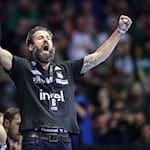 Trainer Bennet Wiegert vom SC Magdeburg freut sich über neue Stars in der Handball-Bundesliga in der neuen Saison. (Archivbild) / Foto: Ronny Hartmann/dpa-Zentralbild/dpa