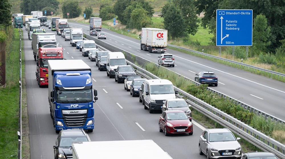 Traffic jams in Saxony are getting longer - record on the A4. (Archive image) / Photo: Sebastian Kahnert/dpa