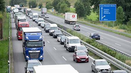 Traffic jams in Saxony are getting longer - record on the A4. (Archive image) / Photo: Sebastian Kahnert/dpa