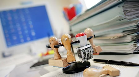 Eine Studie hat Rassismus in deutschen Behörden untersucht. (Symbolbild)  / Foto: Patrick Pleul/dpa-Zentralbild/dpa