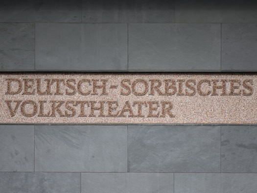 Theater summer seeks extras for GDR alien adventure