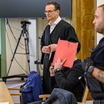 Ein Mann steht wegen des Verdachts des Mordes vor dem Landgericht in Cottbus. (Archivbild) / Foto: Patrick Pleul/dpa