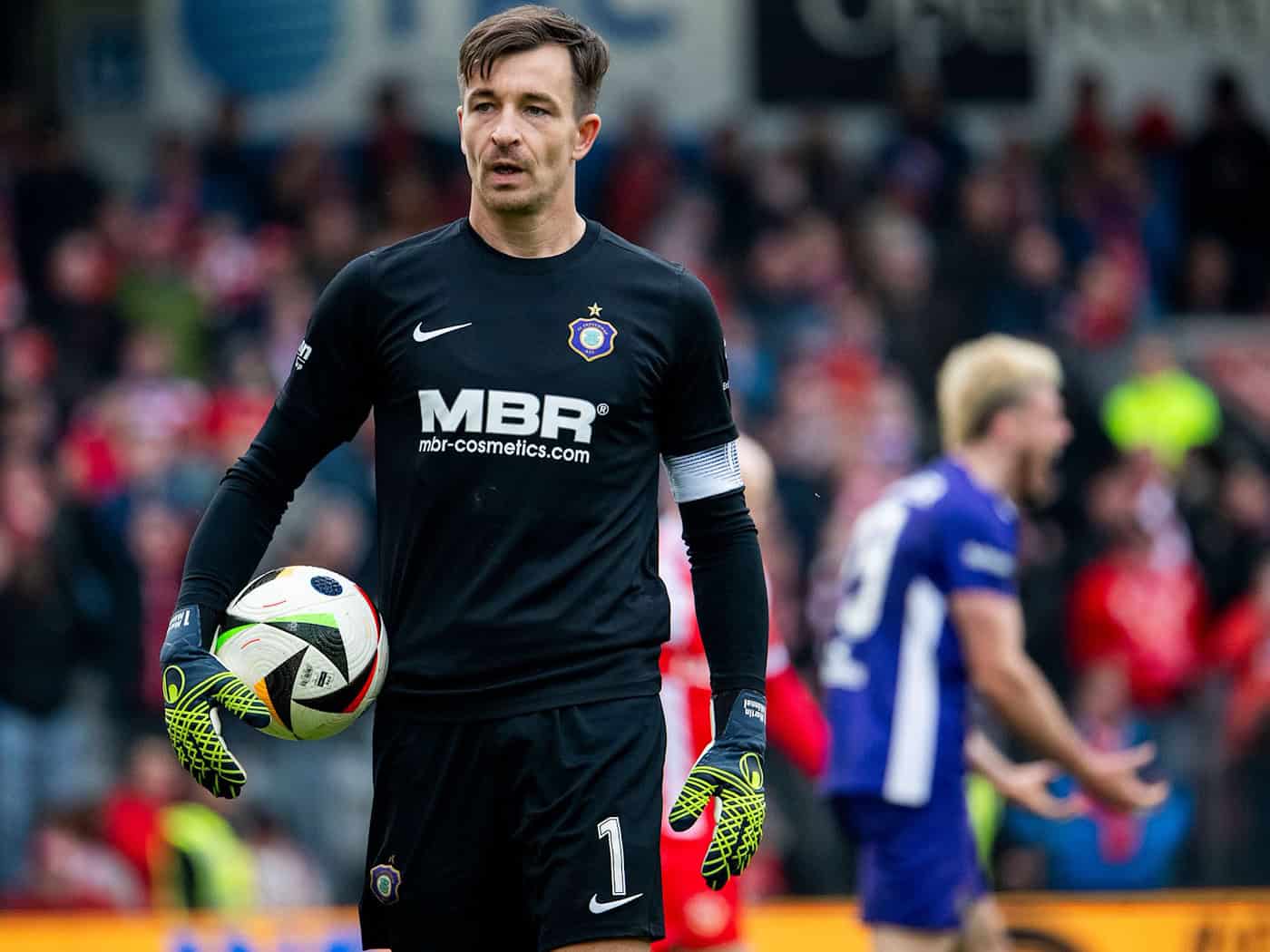 Goalkeeper Martin Männel is playing his 18th season at Erzgebirge Aue. (Archive picture) / Photo: Julius Frick/dpa