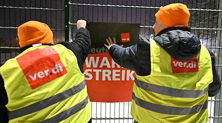 Die Gewerkschaft Verdi hat auch in Sachsen zu Warnstreiks bei kommunalen Verkehrsunternehmen aufgerufen. / Foto: Martin Schutt/dpa
