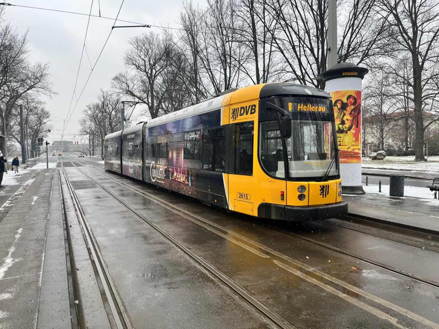 Die Linie 8 verkehrt am Sonntagvormittag nur bis zur Haltestelle Infineon Süd als Straßenbahn. Foto: CdH