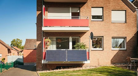 Ein Balkonkraftwerk senkt den Strombezug aus dem Netz und erhöht die Unabhängigkeit vom Energieversorger. / Foto: Yuma Solar auf Unsplash.com