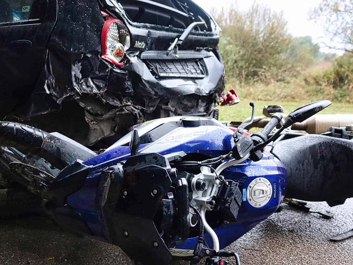 Motorradfahrer bei Unfall in Dresden schwer verletzt – Kind leicht