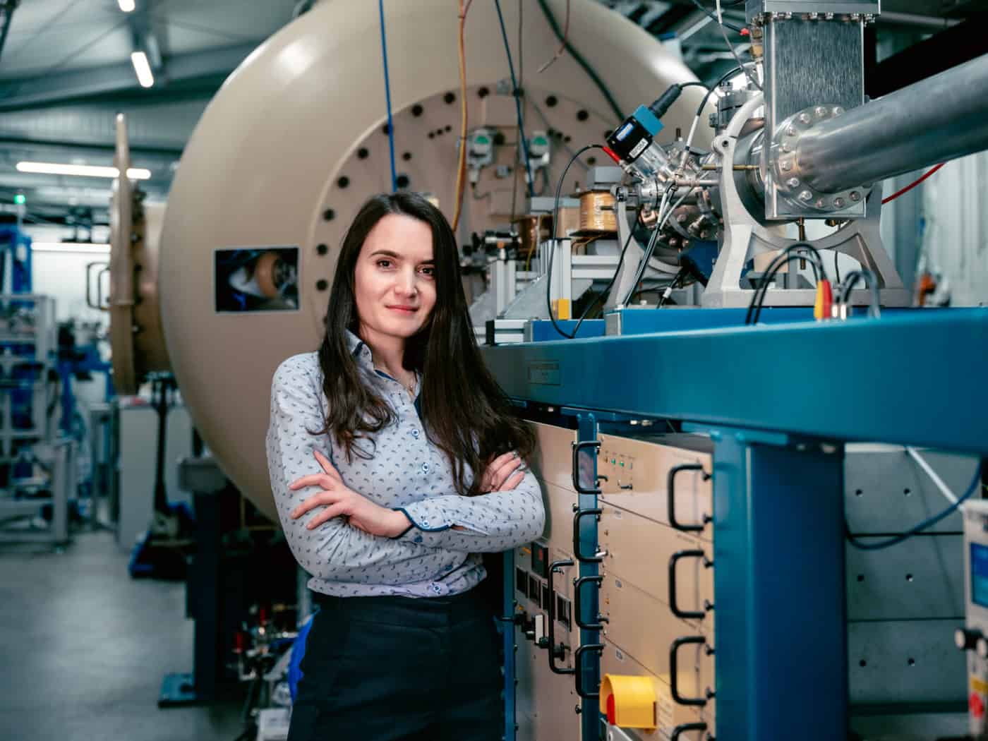 Eliana Masha leitet das Forschungsprojekt HEARTS am HZDR in Dresden. Die Physikerin will verstehen, wie Sterne die chemischen Bausteine des Universums erzeugen.