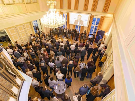 The moment of decision: Academics, politicians and representatives from across the city gathered in the TU Dresden Rectorate building to watch the live broadcast – and celebrate the result afterwards.