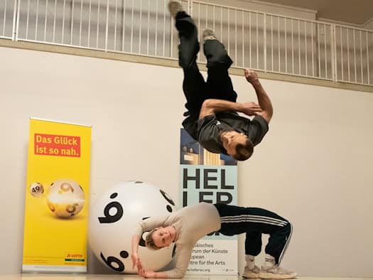 Cindy Hammer und Felix Roßberg bei einer Performance am 30.3.2026