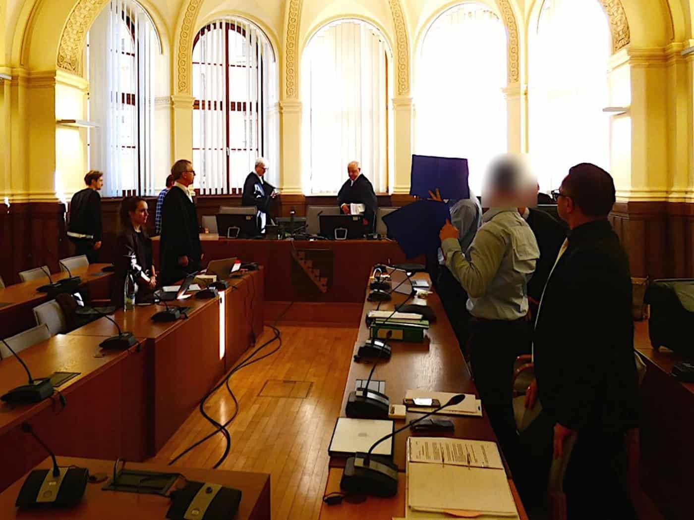 Prozessbeginn am Landgericht gegen zwei junge Männer wegen eines Raubüberfalls. Foto: Lucas Böhme