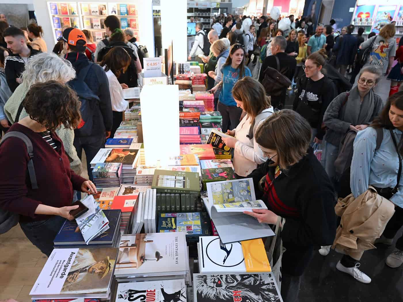 Lipšćanske knižne wiki so nachila