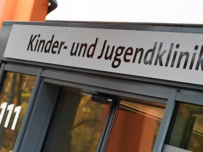 Child and adolescent psychiatry is confronted with more cases of trans identity - young people feel they are in the body of the opposite sex (symbolic image).  / Photo: Swen Pförtner/dpa