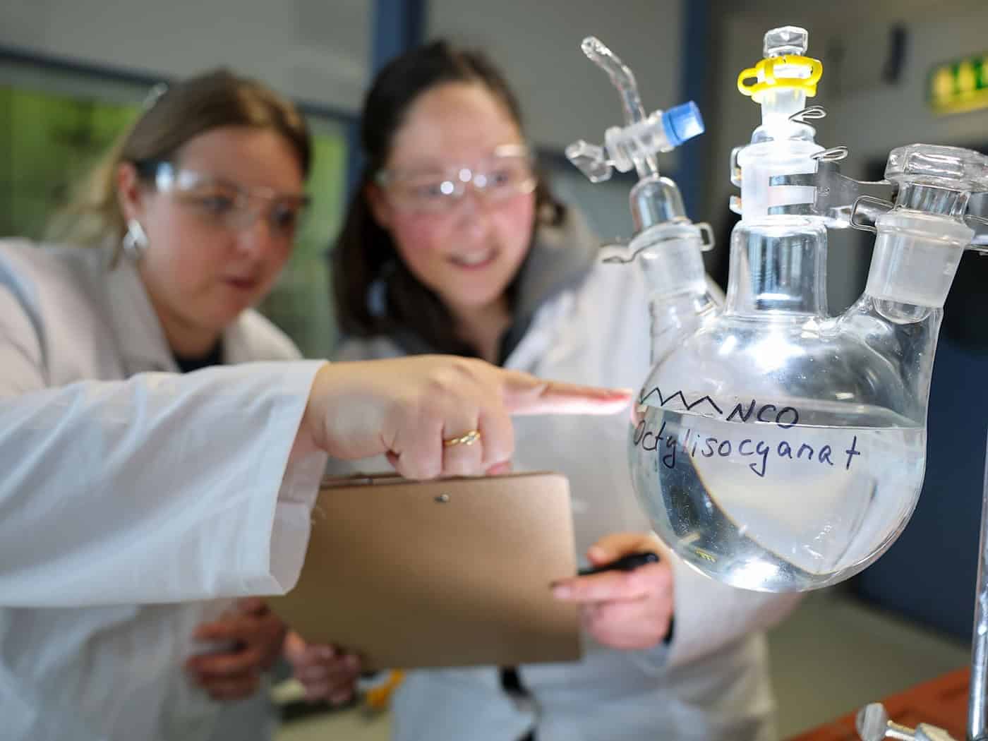 Hledání nových přístupů k východoněmeckému chemickému průmyslu