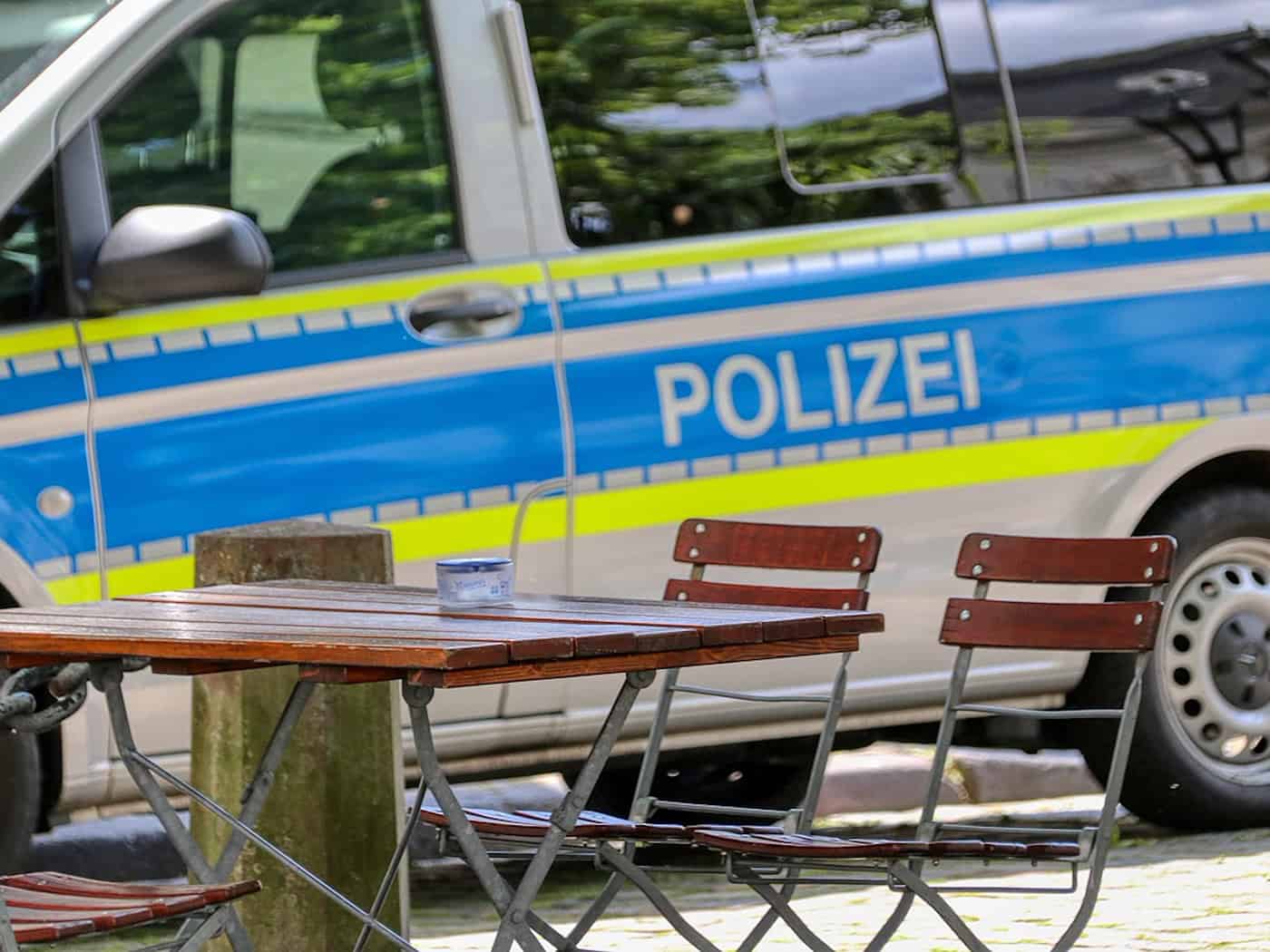 Dresden: Unbekannte stehlen Geld, Rucksack und Wertsachen aus Autos