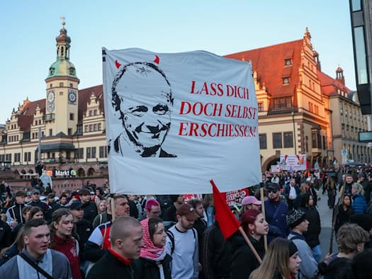 Schüler protestieren in Sachsen gegen mögliche Wehrpflicht