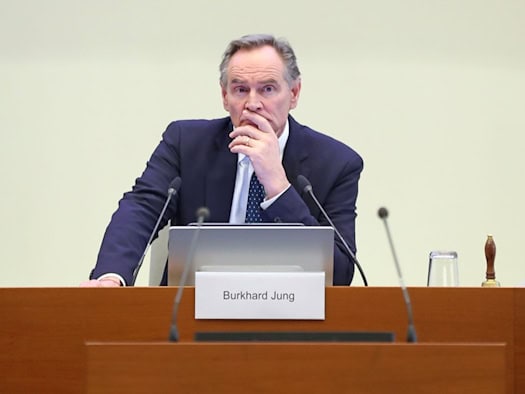 Oberbürgermeister Burkhard Jung (SPD) im Leipziger Stadtrat. Foto: Jan Kaefer