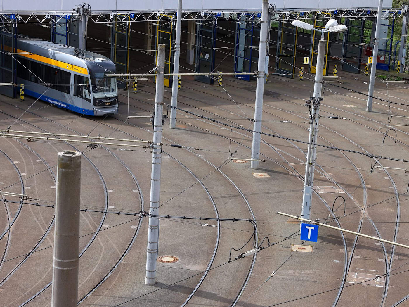 Der Warnstreik bei der LVB soll bis Montagfrüh dauern. (Archivbild) / Foto: Jan Woitas/dpa