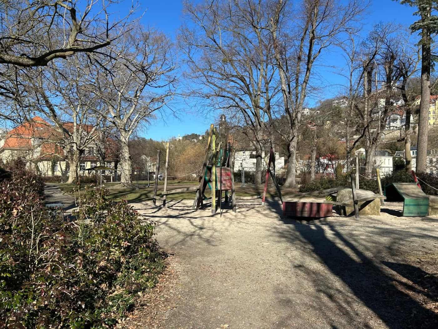 Loschwitzer Park wird neu: Bänke, Schaukeln, barrierefreie Wege – rechtzeitig zum Elbhangfest