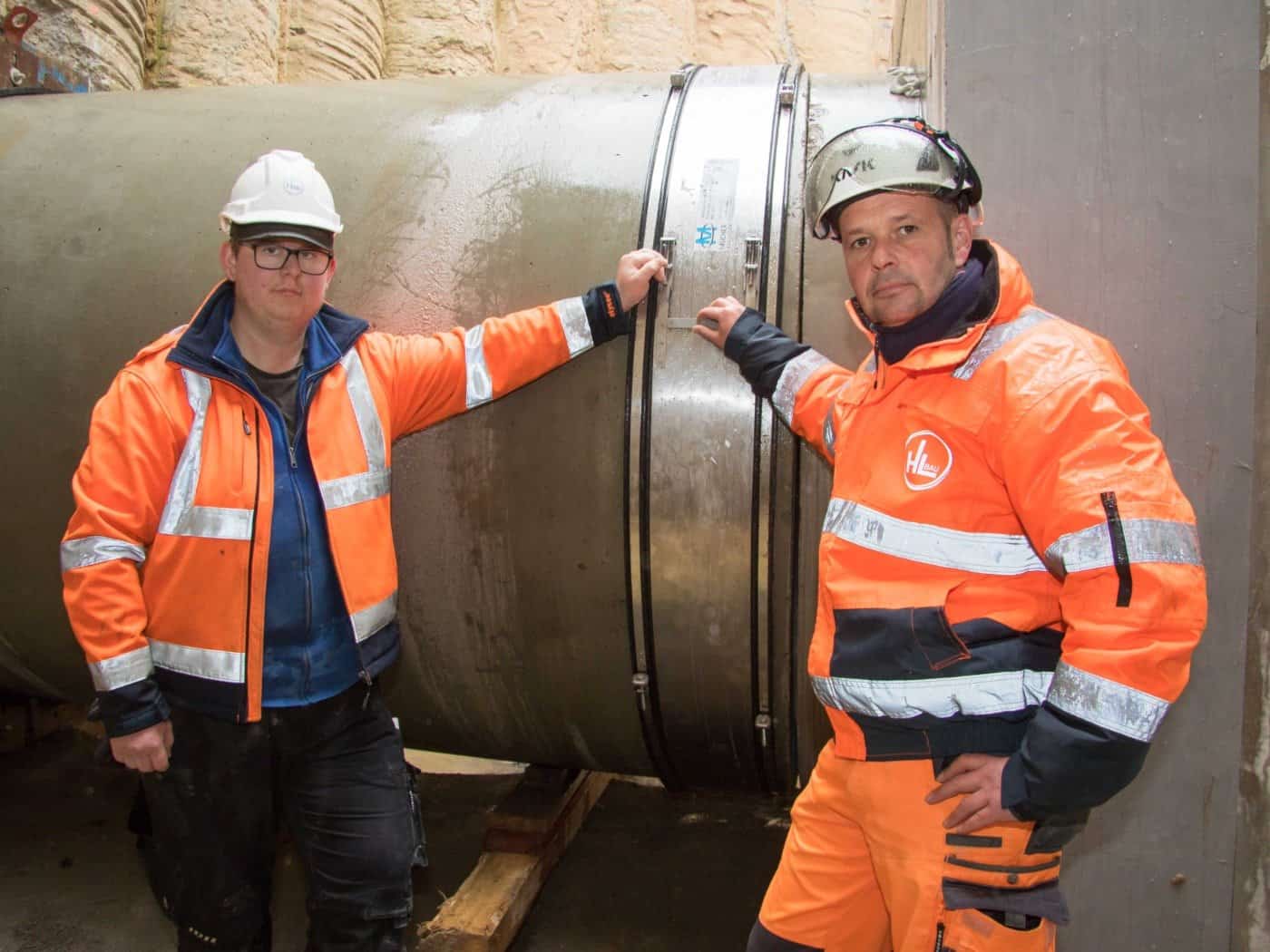 Letzte Arbeiten an Super-Röhre für Dresdens Chipindustrie