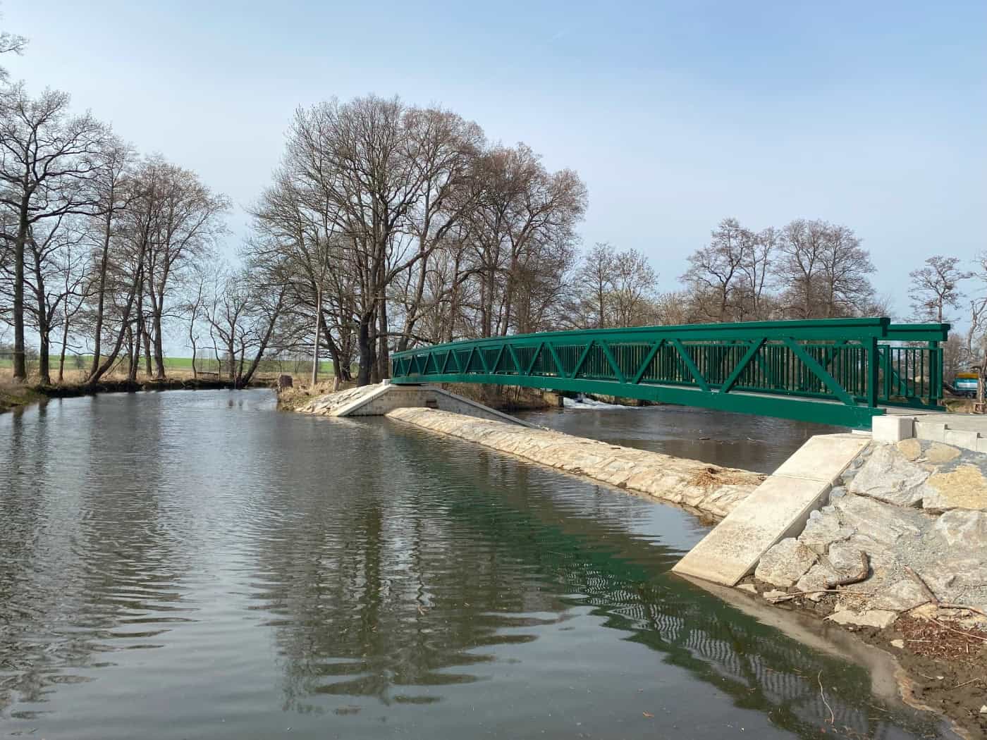 Neue Fußgängerbrücke in Bauda eröffnet
