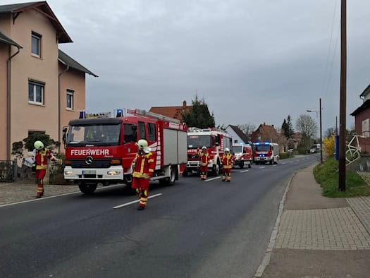 Feuerwehr rettet eine Katze bei einem Kellerbrand in Boxdorf