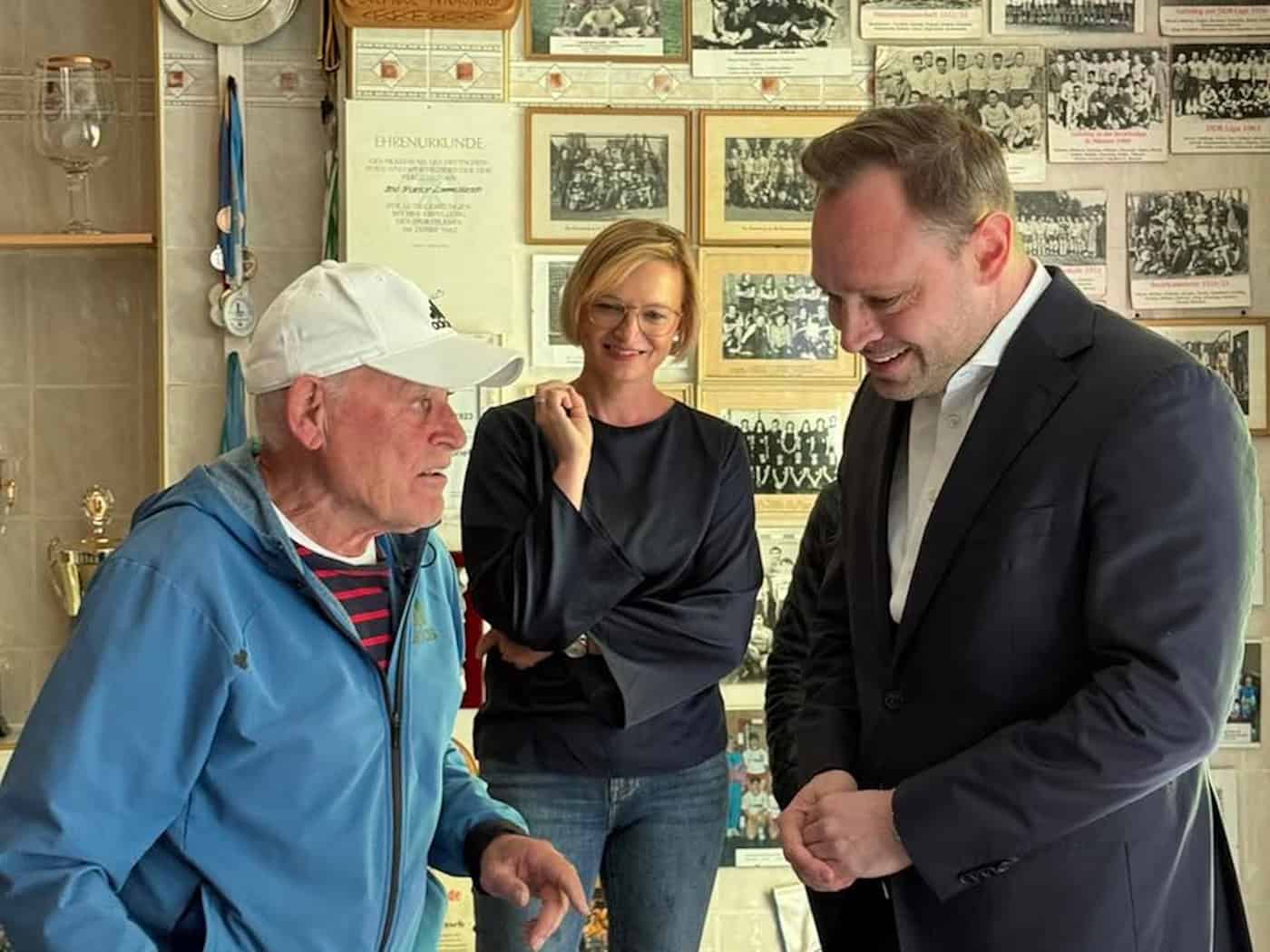 Landtagspräsident besucht Handballstützpunkt Lommatzsch
