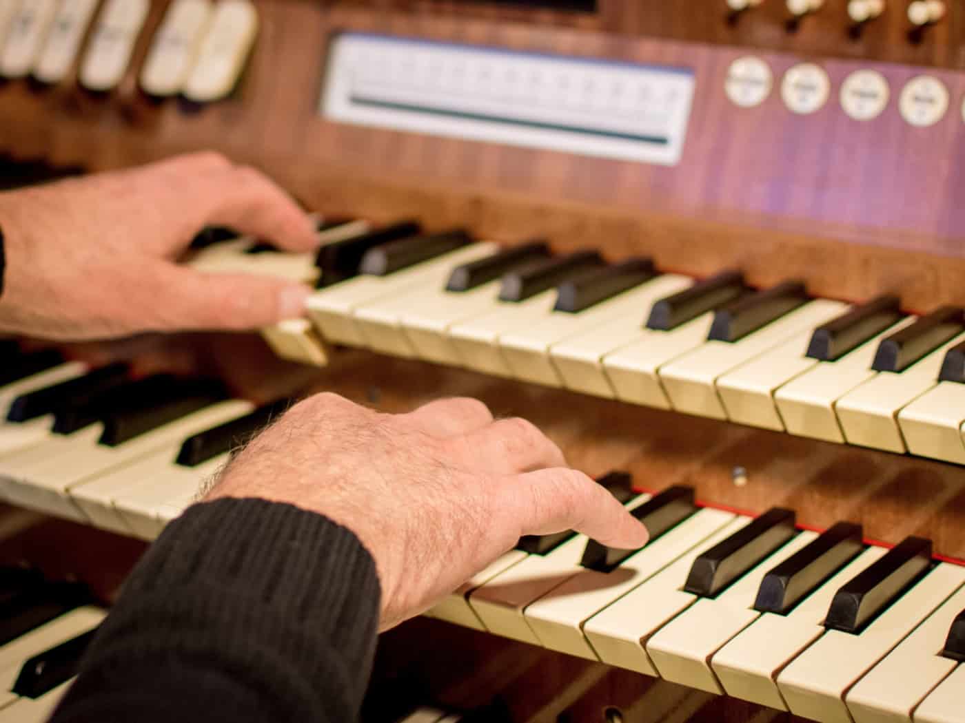 Klänge der Romantik: Orgelkonzert im historischen Krematorium Tolkewitz