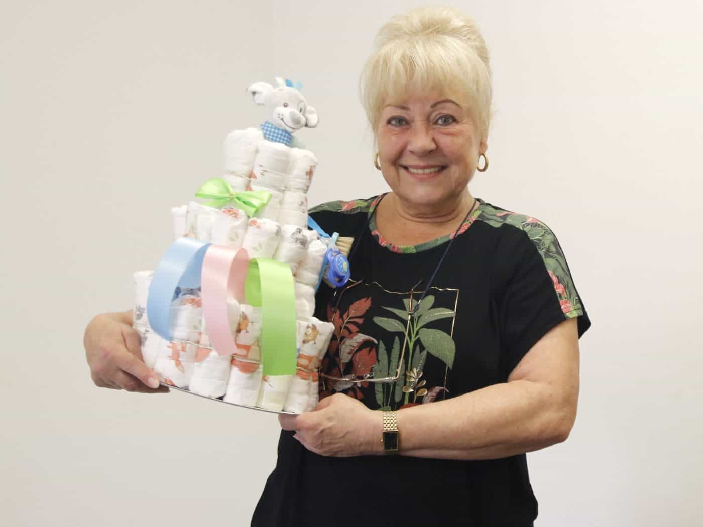 Bestickte Windel oder Windeltorte? Dresdnerin fertigt individuelle Geschenke zur Geburt