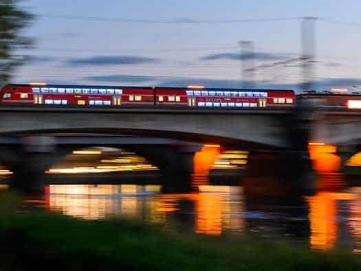 Будівельні роботи на мосту через річку Ельба: обмеження до липня