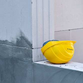 Bauindustrie: Bitumen teurer - Bauprojekte unter Druck