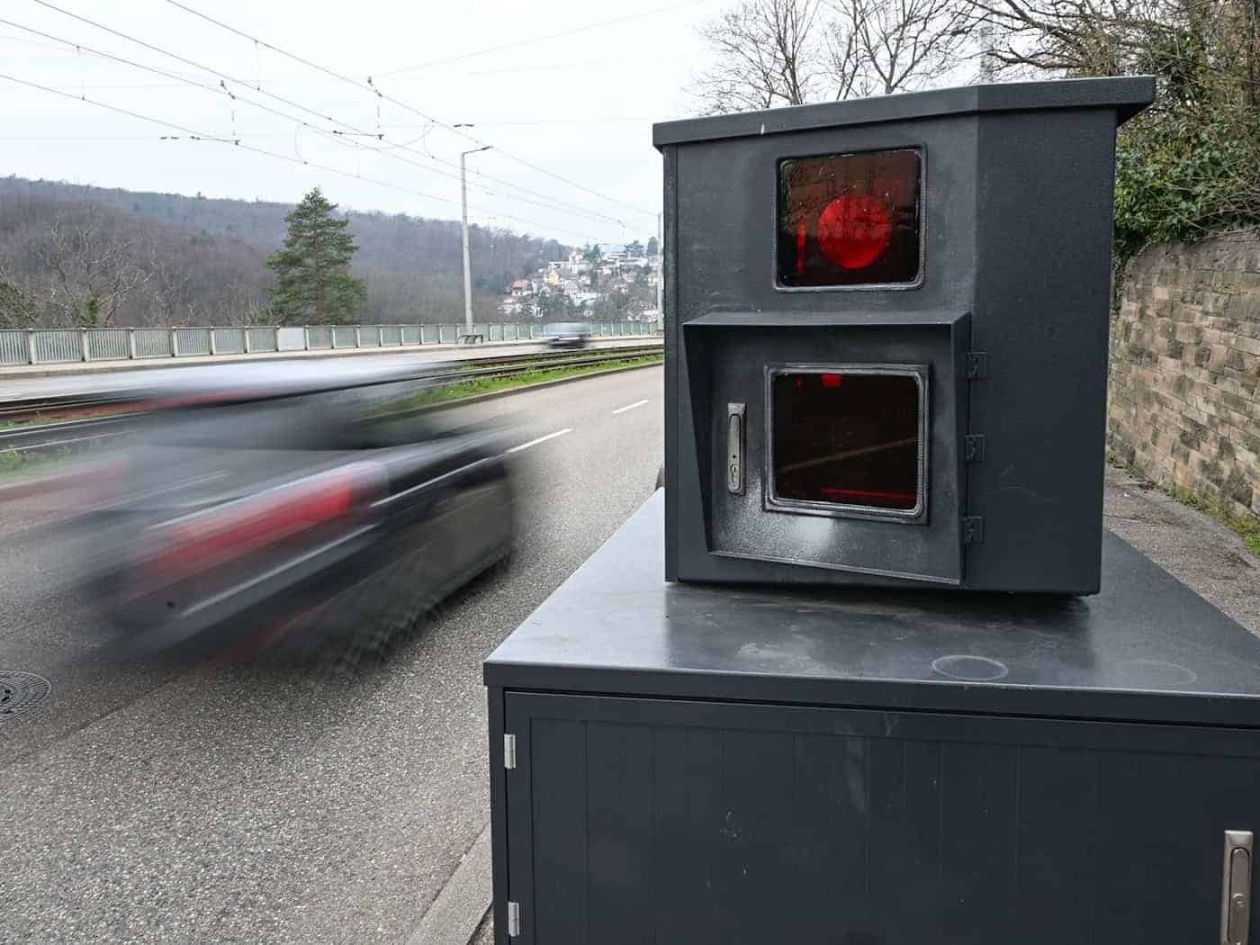 Tunnel-Wahnsinn in Dresden: Mit 123 km/h durch die 50er-Zone - Rekordstrafe droht