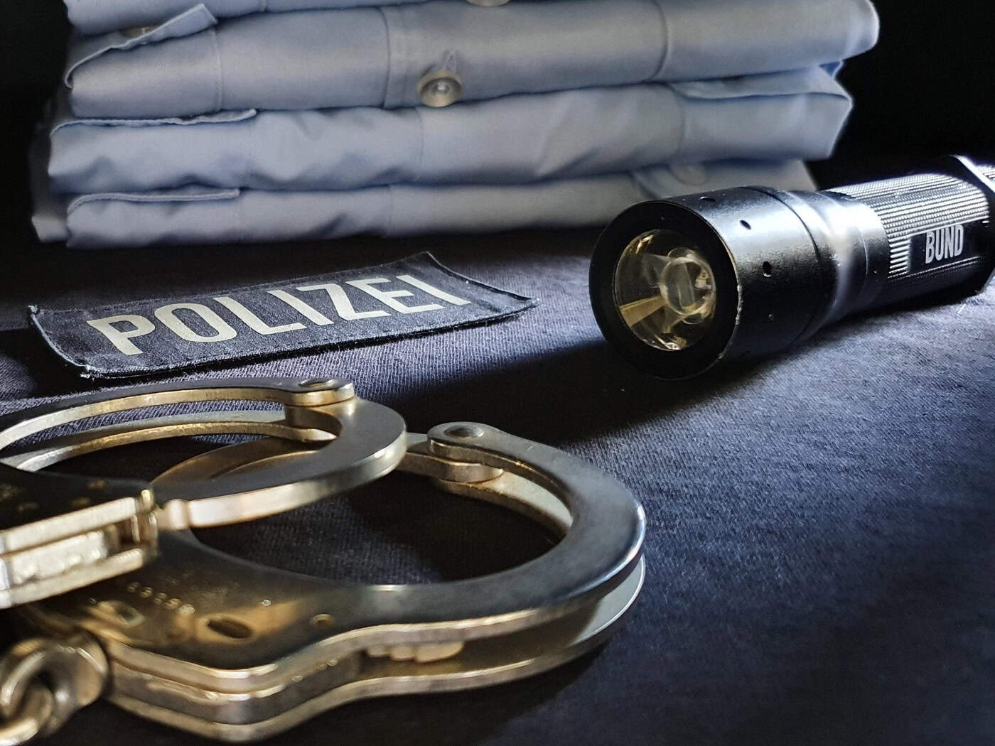 Drogen, verbotene Waffe, eskalierter Streit: Polizeieinsätze am Hauptbahnhof