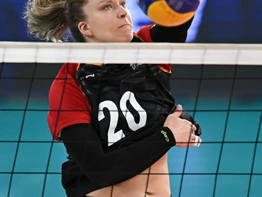 Dresden volleyball players sign Lena Kindermann