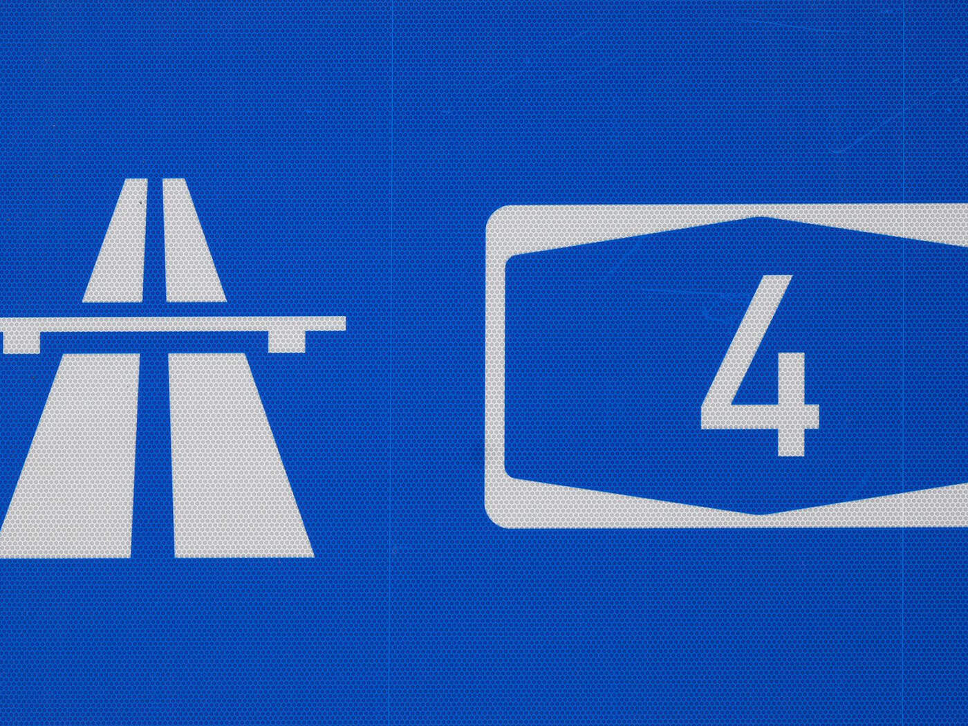 A4 roadway being renewed east of Dresden