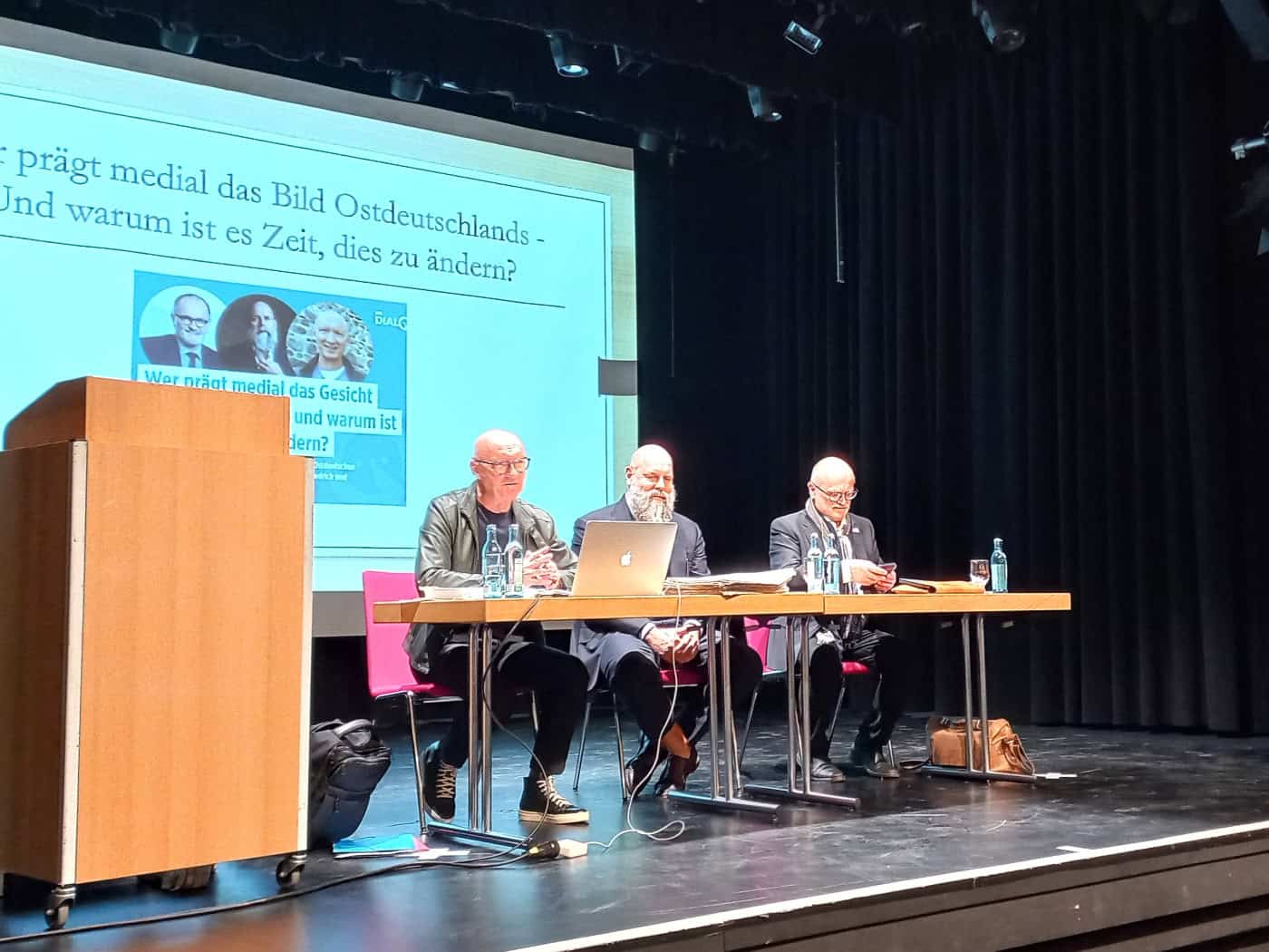 Bühne für ostdeutsche Sicht