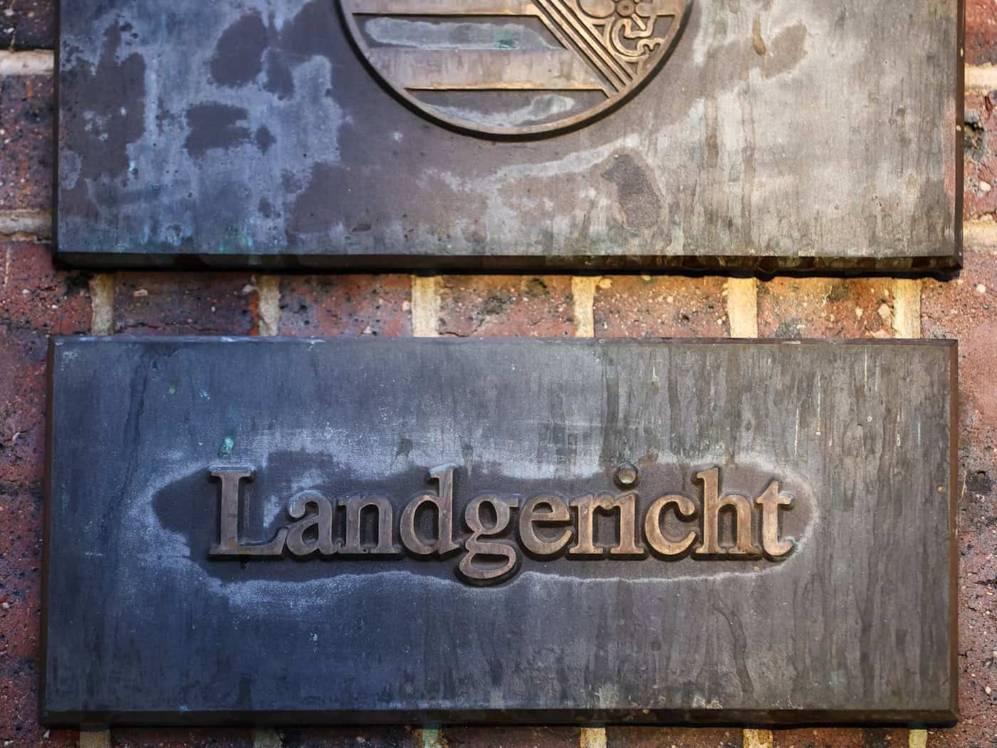 Frau mit Fleischerbeil getötet? - Angeklagter schweigt