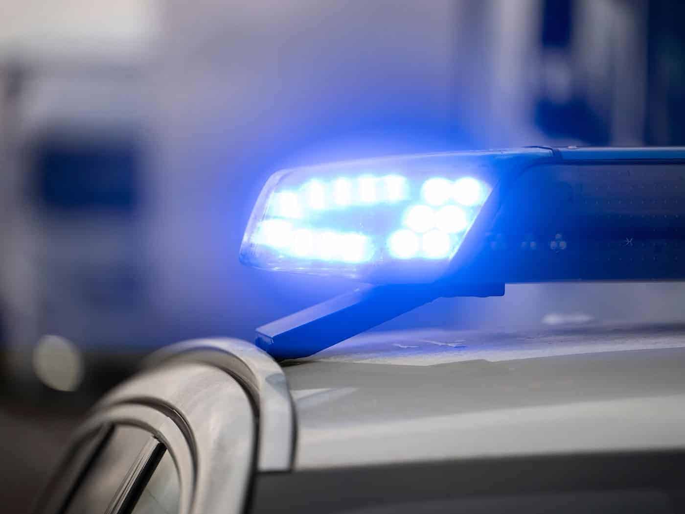 Jugendliche bedrohen Zugbegleiterin