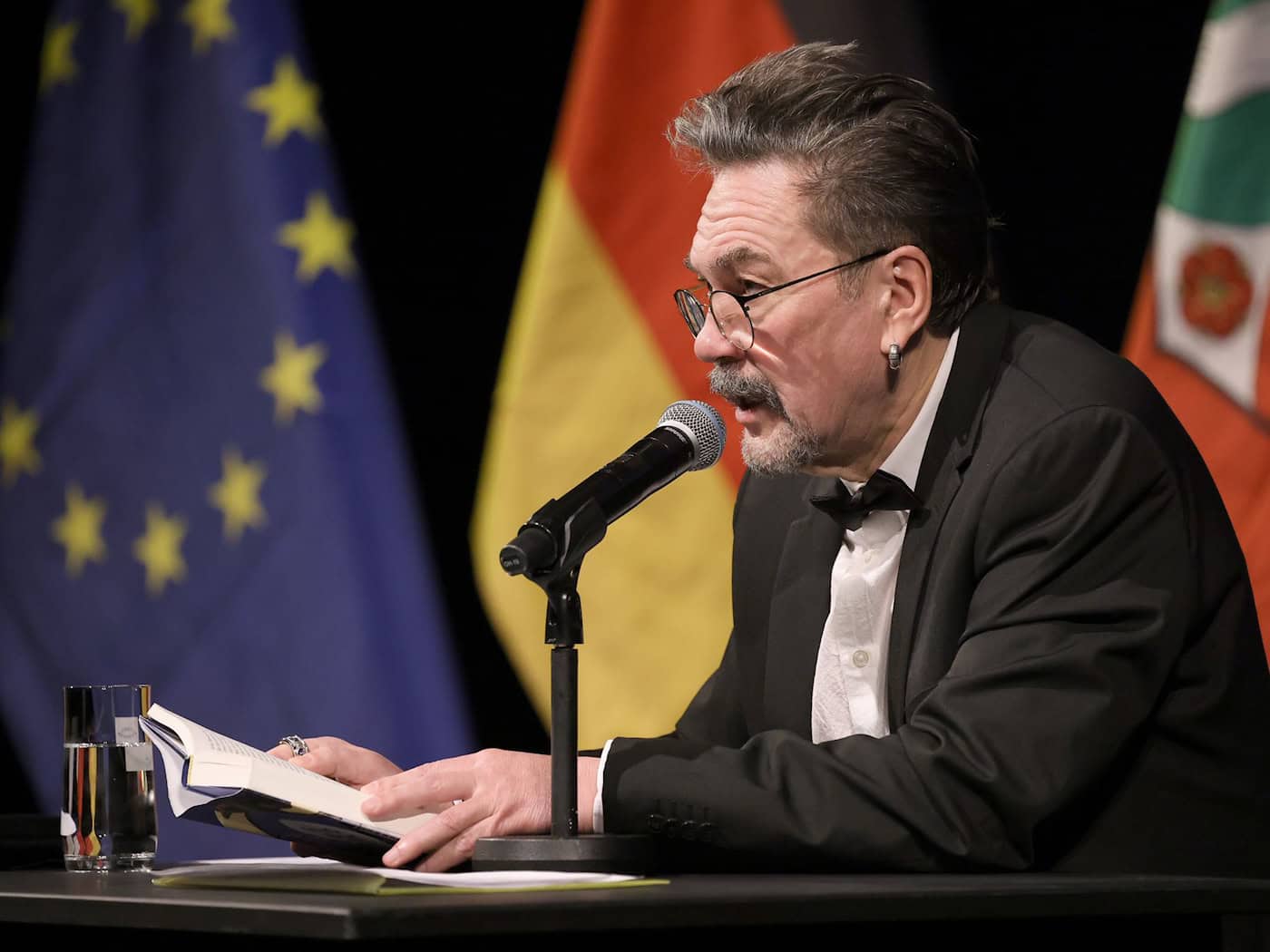 Juri Andruchowytsch dóstanje Myto Stefana Heyma w Kamjenicy