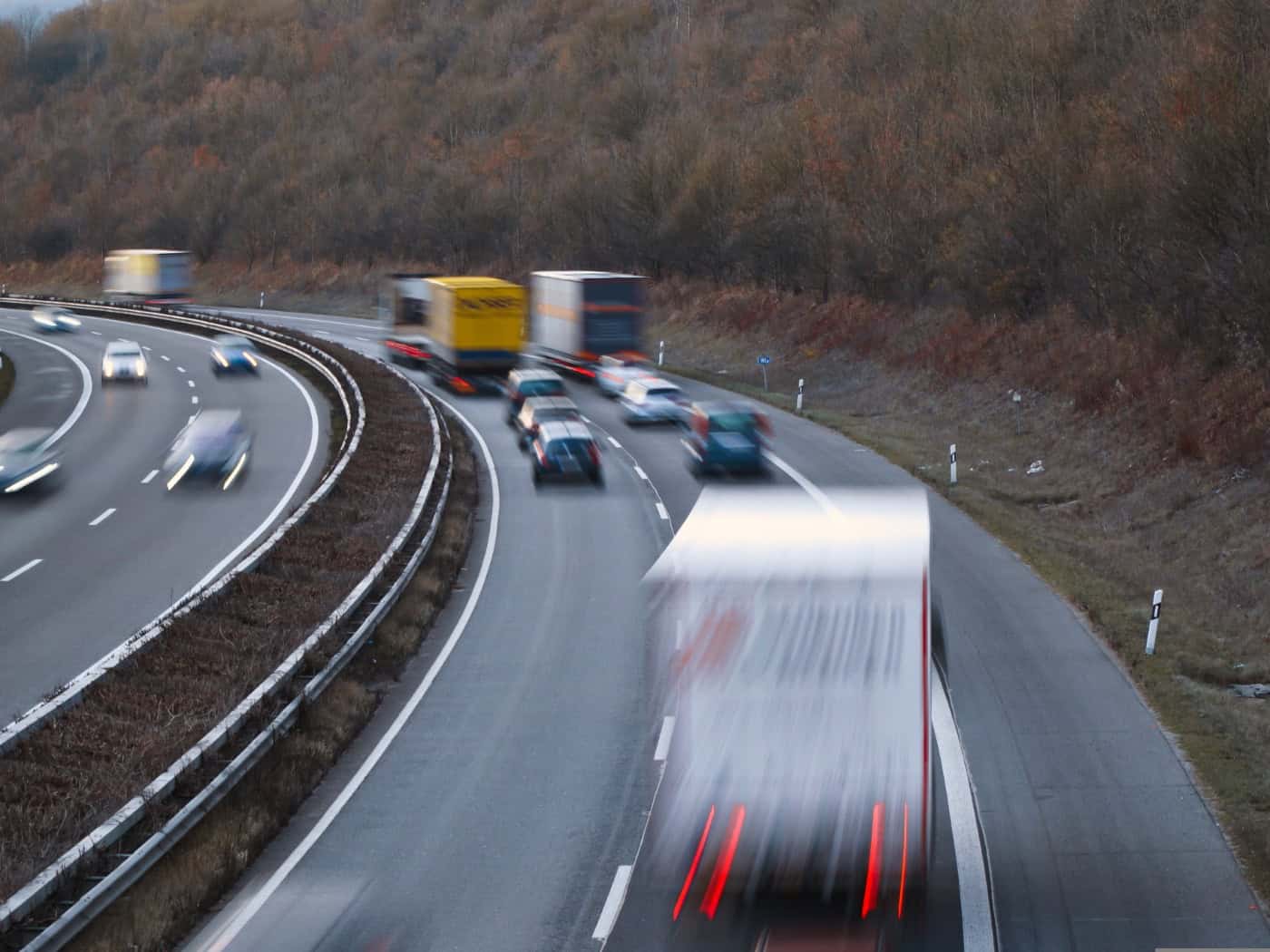 Lkw-Fahrer auf A4: Polizei verteilt 24 Anzeigen in vier Stunden