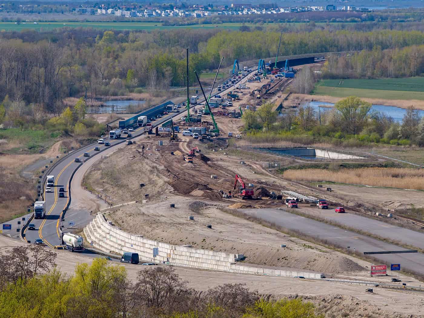 Last section of the 72 freeway gets "whisper asphalt"