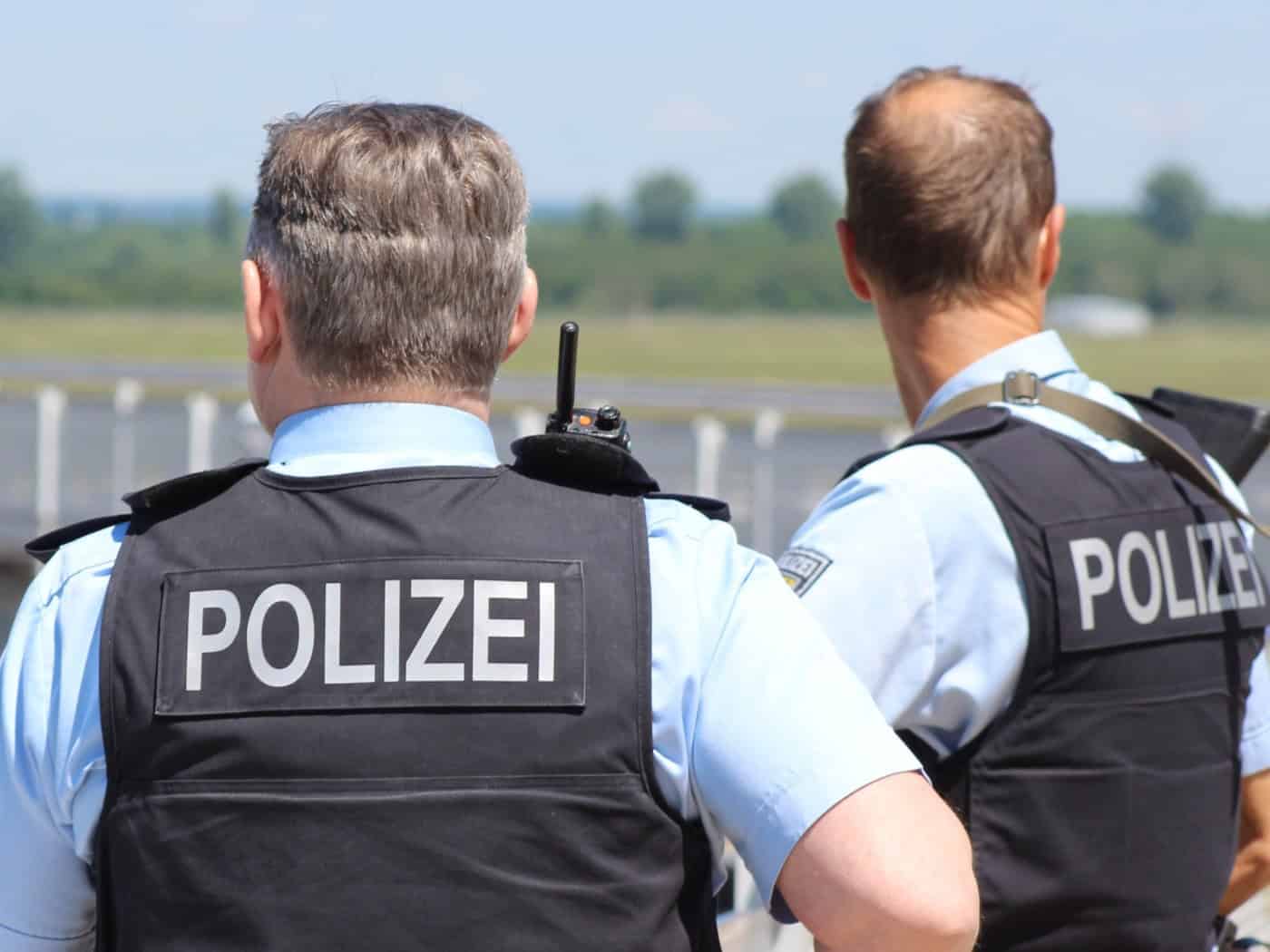 Zwei Einsätze in Dresden: Bundespolizei kämpft mit aggressiven Tatverdächtigen