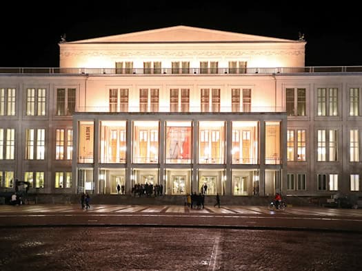 Das Leipziger Opernhaus bei Nacht. Foto: Jan Kaefer