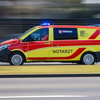 Radfahrer verletzt sich bei Sturz schwer