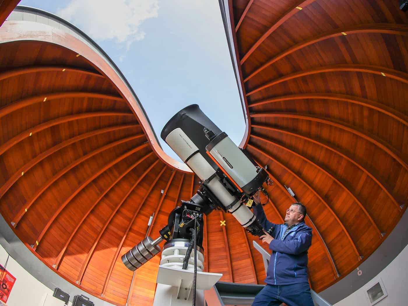 Observatories fill gaps in astronomy lessons