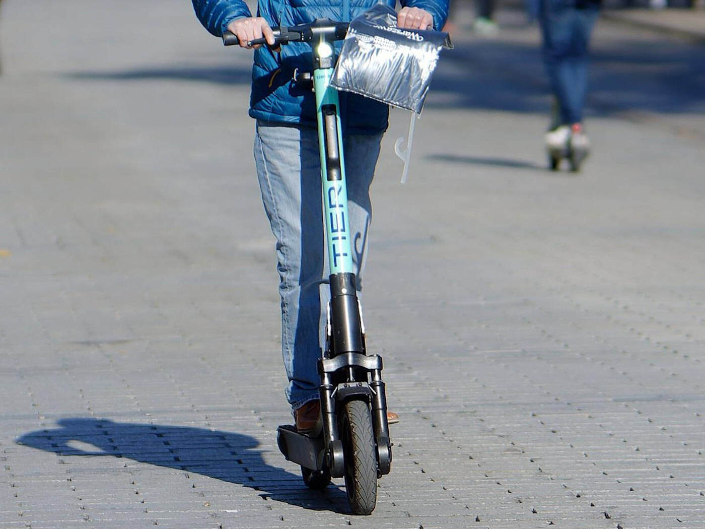 Unfallflucht in Dresden: E-Scooter-Fahrer verletzt
