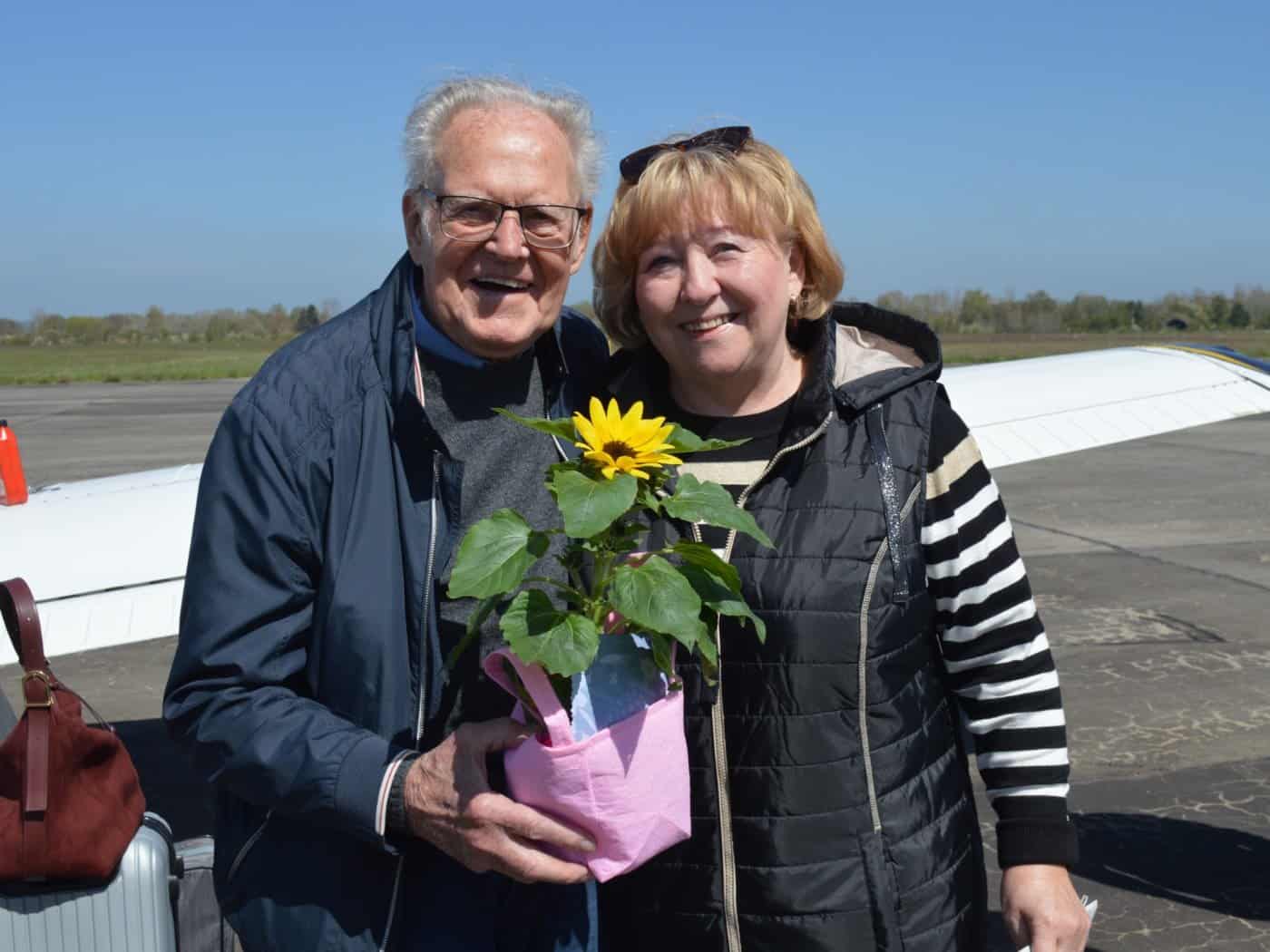 Was macht  Täve auf dem Großenhainer Flugplatz?