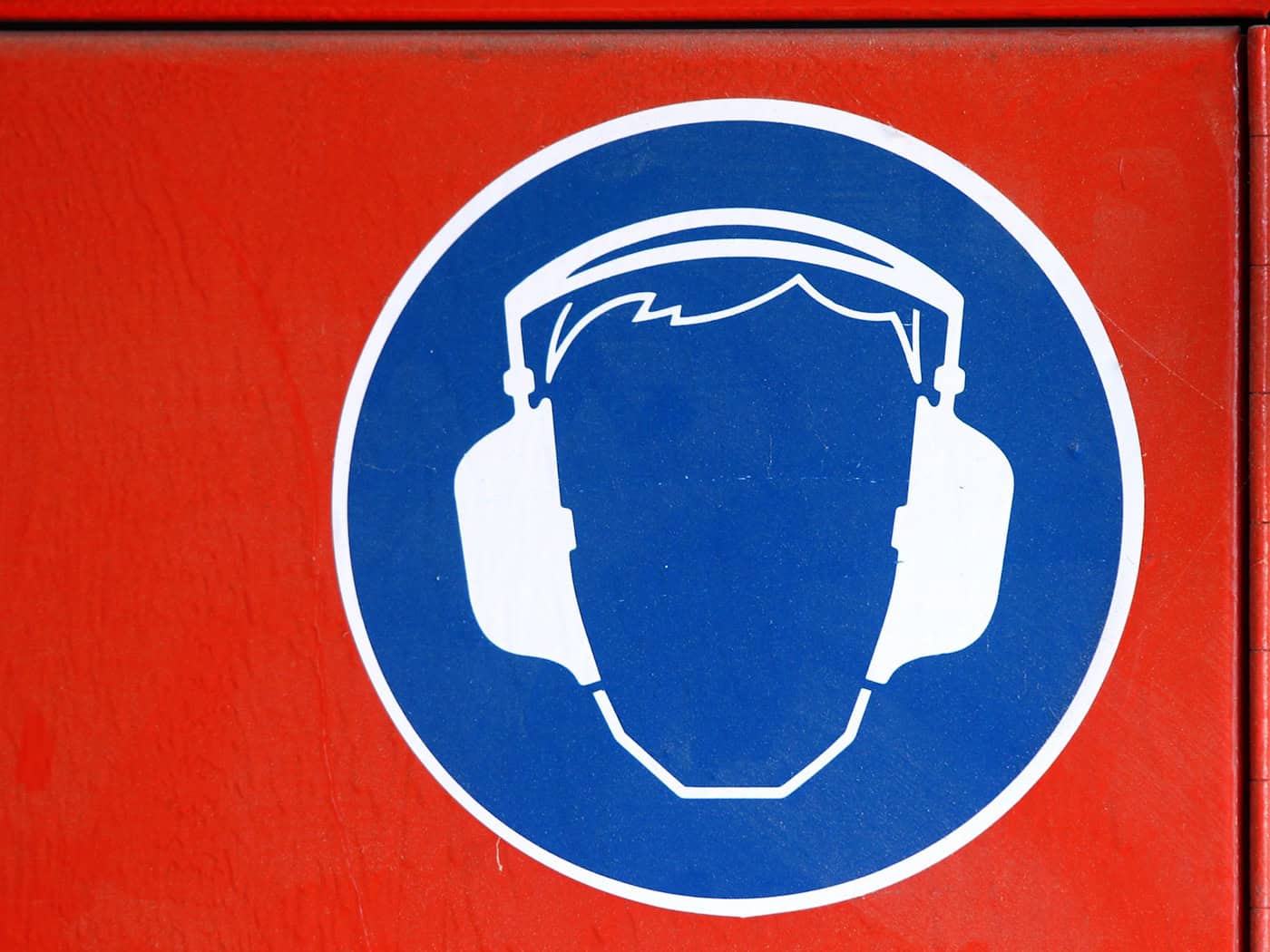 "Den proti hluku" - horká linka pro postižené v Sasku