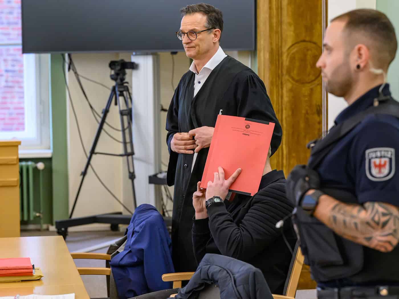 Tod von Polizist: Angeklagter beschreibt Fahrt unter Drogen